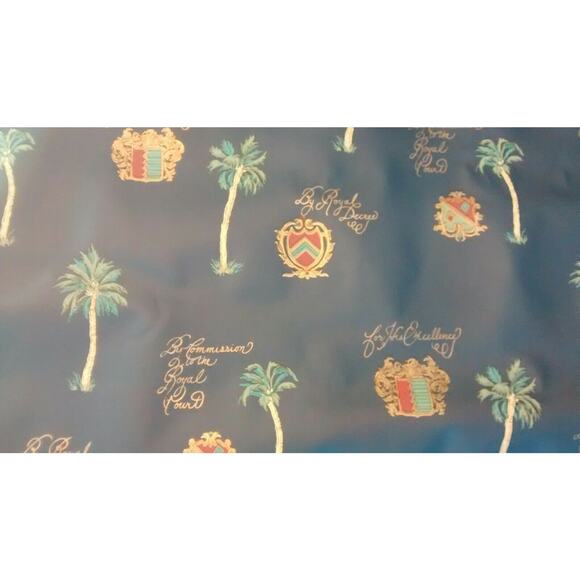 Wallpaper Dark Royal Blue Patterned 60.75 sq ft (27" x 27 ft.) - Picture 3 of 3